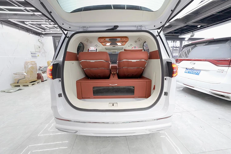 Buick GL8 avenir luxury seats can be folded down