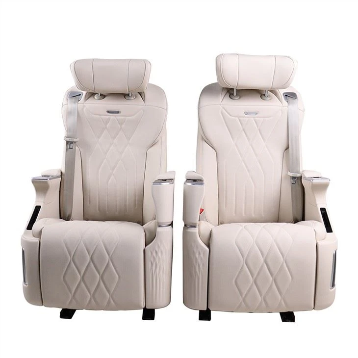 ที่นั่งแถวกลางแบบ Van Deluxe และโซฟาแถวที่สาม