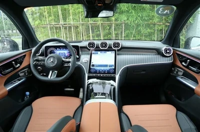 Mercedes-benz GLC รุ่นฐานล้อยาวมีจำหน่ายแล้ว