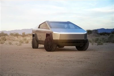 Tesla Cybertruck ถูกเตะ และประตูก็ไม่เปลี่ยนรูป