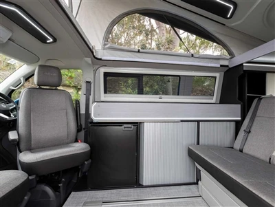 รถ Volkswagen T6 รุ่นปรับแต่งสำหรับการปีนเขาและตั้งแคมป์ข้ามประเทศยังมาไม่ถึง