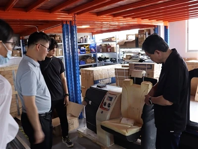 ความร่วมมืออันยิ่งใหญ่ของเซียะเหมิน Kench และตัวแทนจำหน่าย Toyota Alphard