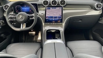 การตกแต่งภายในที่ยอดเยี่ยมของ Mercedes GLC 300 Coupe