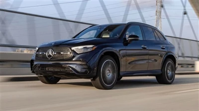 สิ่งที่แข่งขันกับ Mercedes GLC300